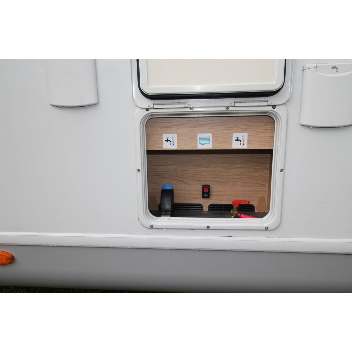 Camping-car profilé LMC Breezer V643G