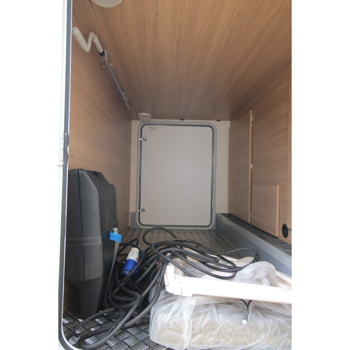 Camping-car profilé LMC Breezer V643G