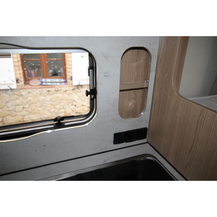 Camping-car profilé LMC Breezer V643G