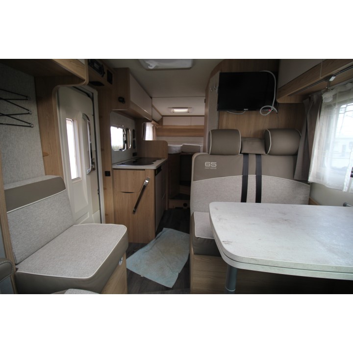 Camping-car profilé LMC Breezer V643G