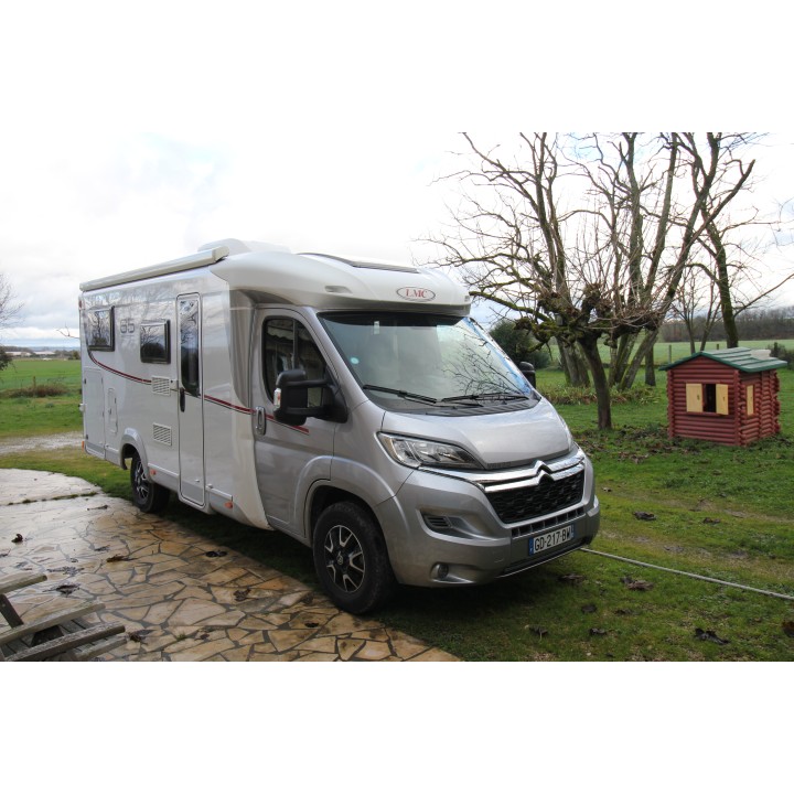 Camping-car profilé LMC Breezer V643G