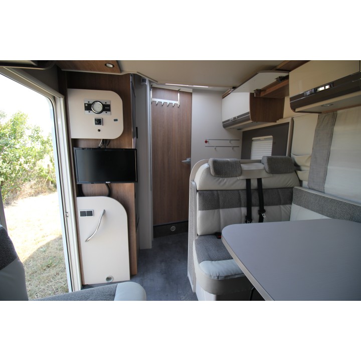 Camping-car profilé Dethleffs Trend d'occasion très bon état T7057EB