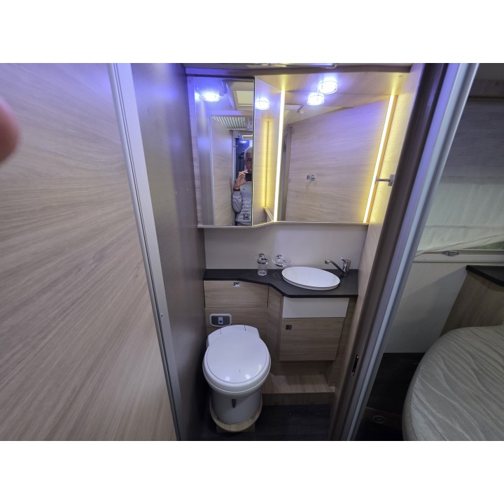 Camping-car profilé d'occasion Challenger 328 Graphite édition anniversary VIP 2021 27200km état neuf