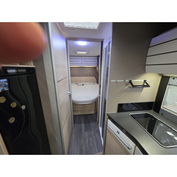 Camping-car profilé d'occasion Challenger 328 Graphite édition anniversary VIP 2021 27200km état neuf