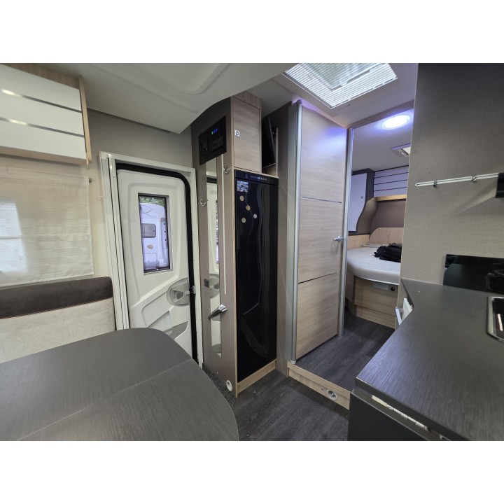 Camping-car profilé d'occasion Challenger 328 Graphite édition anniversary VIP 2021 27200km état neuf