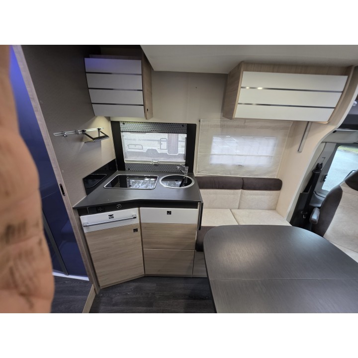 Camping-car profilé d'occasion Challenger 328 Graphite édition anniversary VIP 2021 27200km état neuf