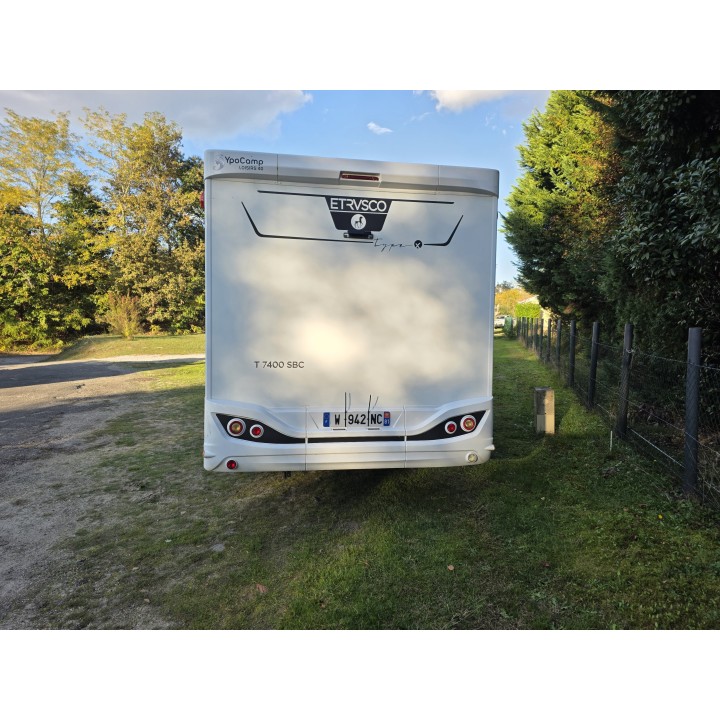 Etrusco T7400SBC 7.40m TV ant sat store + options état neuf garantie 12 mois