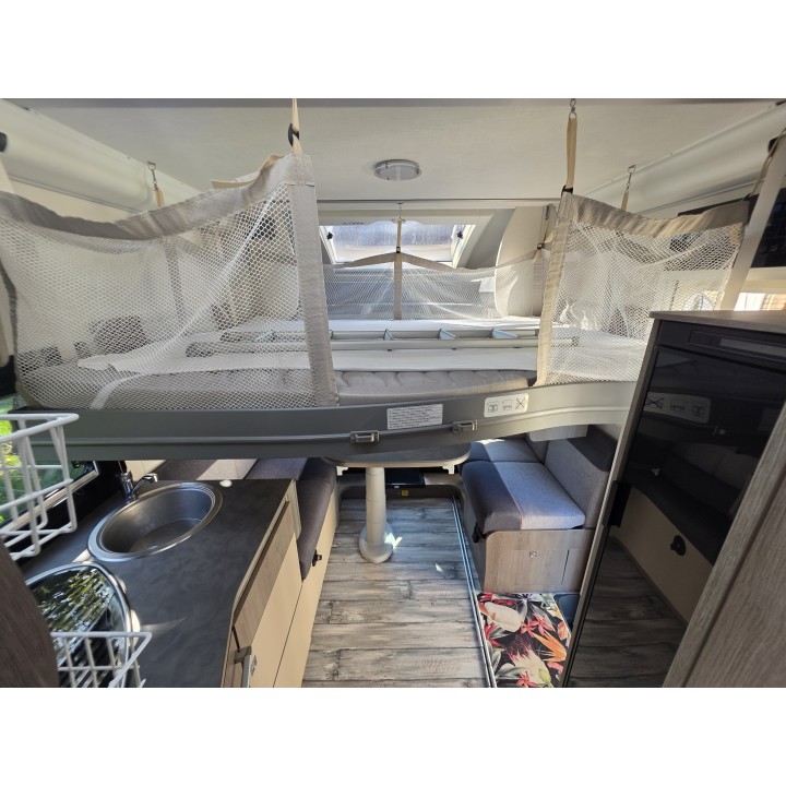 Challenger 308 boîte auto 170 cv 7.09m garantie 12 mois